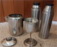 Stove Top Coffee Peculator & 2 Stainless Steel