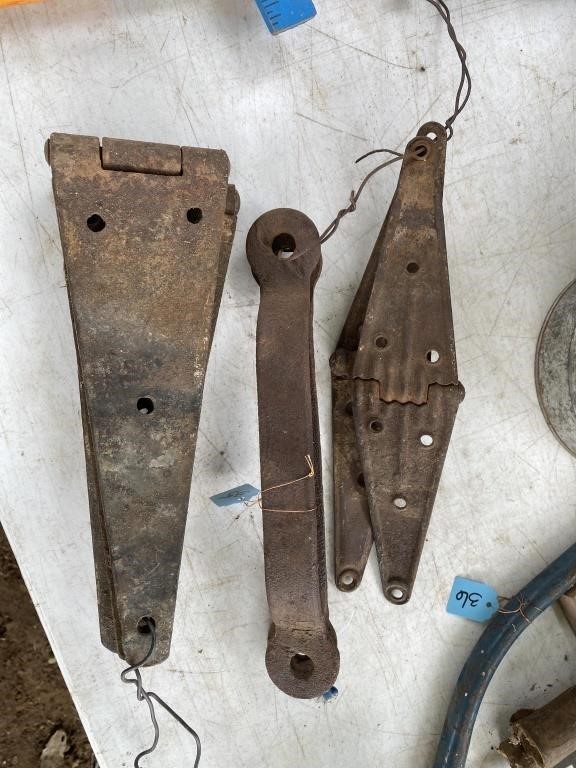 4 Old hinges and 2 handles