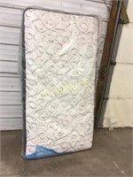 38 x 10 x 72 Like New Mattress