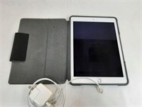 IPAD WITH CHARGER (DAMAGE TO CHARGER CABLE)