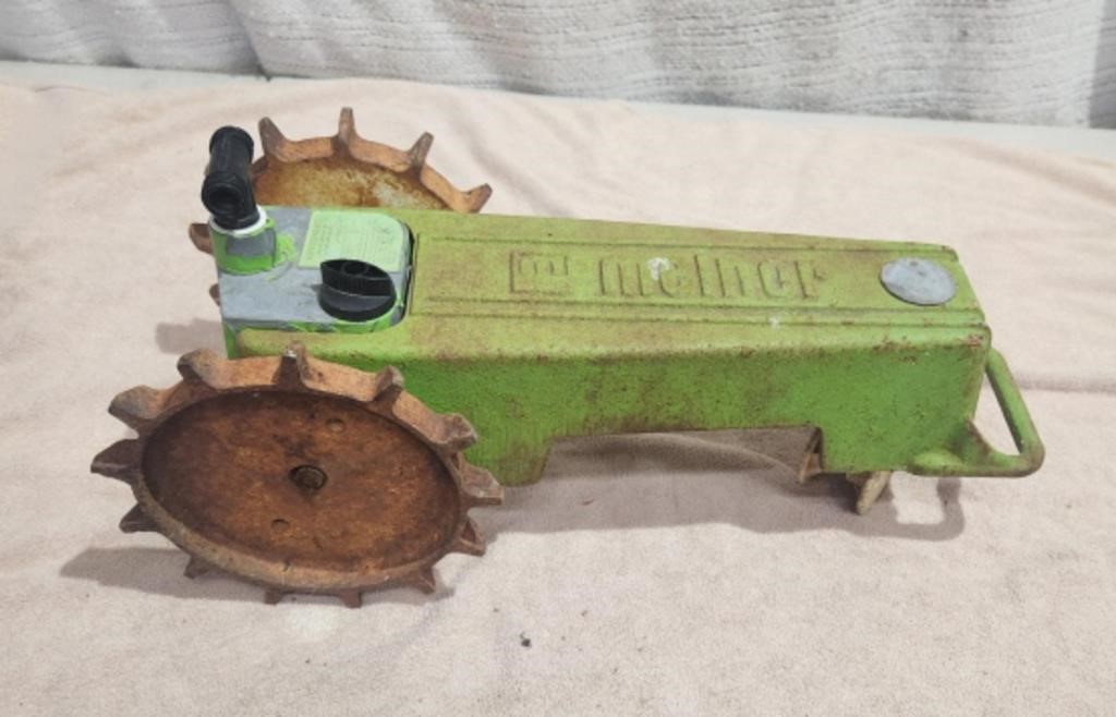 Vintage Melnor Traveling Lawn Sprinkler  -- Green