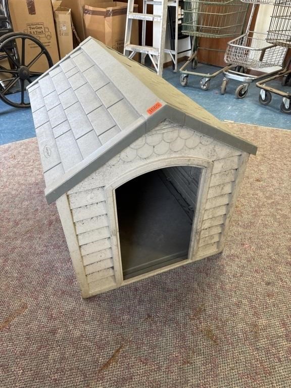 Plastic dog house