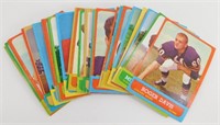 (32) 1963 Topps Football Cards