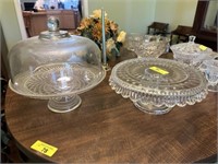 2 cake stands (1 lid)
