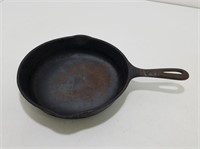 Vintage 9" Cast Iron Skillet UN-O8D