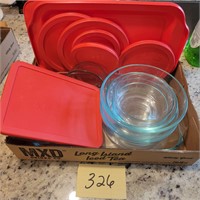 Lot of Pyrex dishes and lids