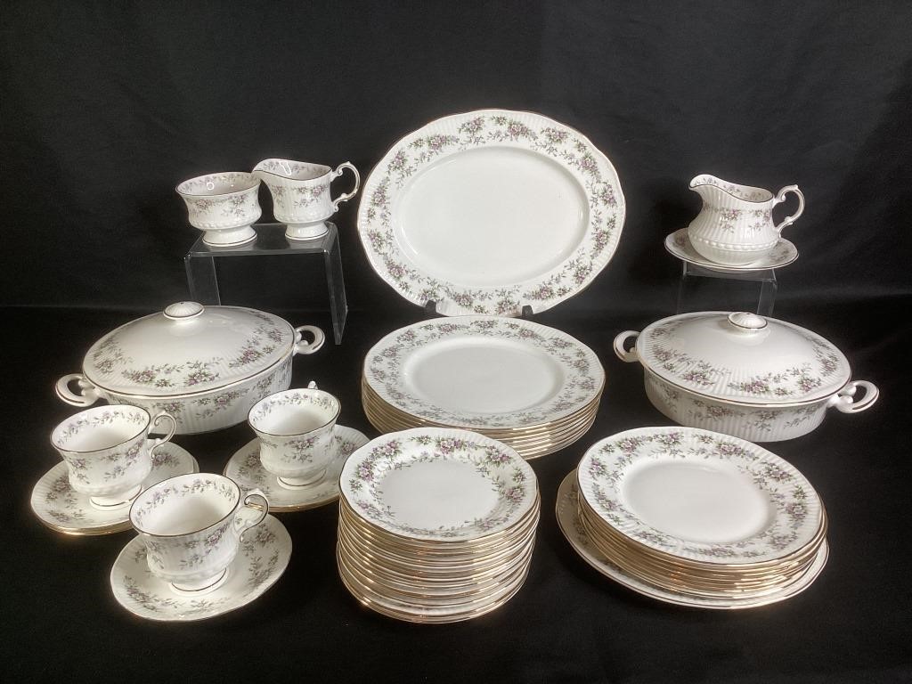 Elizabethan Chantilly Fine Bone China