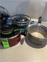 2qty T-Fal Pots & Lids w/extra lids