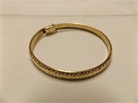 14kt yellow gold diamond cut bracelet