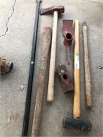Crowbar pickax sledgehammer