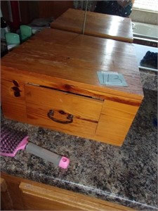 SMALL BOX WITH DRAWER