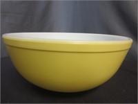 VTG Pyrex Primary Color Yellow Mixing Bowl