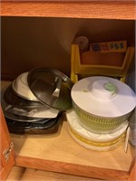 CONTENTS OF KITCHEN CABINET - CORNING WARE, BAKING