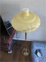 BRASS FLOOR LAMP WITH GLASS SHADE