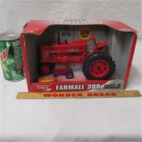 Ertl Farmall 300 1/16 scale