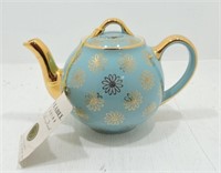 Hall China French teapot, 6 cup with original tag