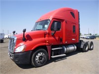 2012 Freightliner Cascadia T/A Sleeper Truck Tract