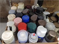 TRAY OF SPRAY PAINTS