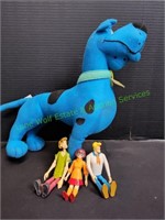 Blue Stuffed Scooby w/ (3) Figures