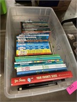 LOT OF MIXED CHILDRENS BOOKS / DR SEUSS