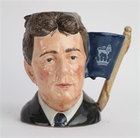 MEDIUM ROYAL DOULTON CHARACTER MUG