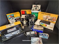 Lot Full Of 9 Vintage Cameras & Flash Bulbs