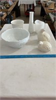 Various white decorative glass decor, ceramic