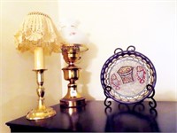 2 ACCENT LAMPS & DÉCOR BOWL ON STAND