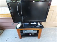 LG Flat screen Tv w/remote and stand.