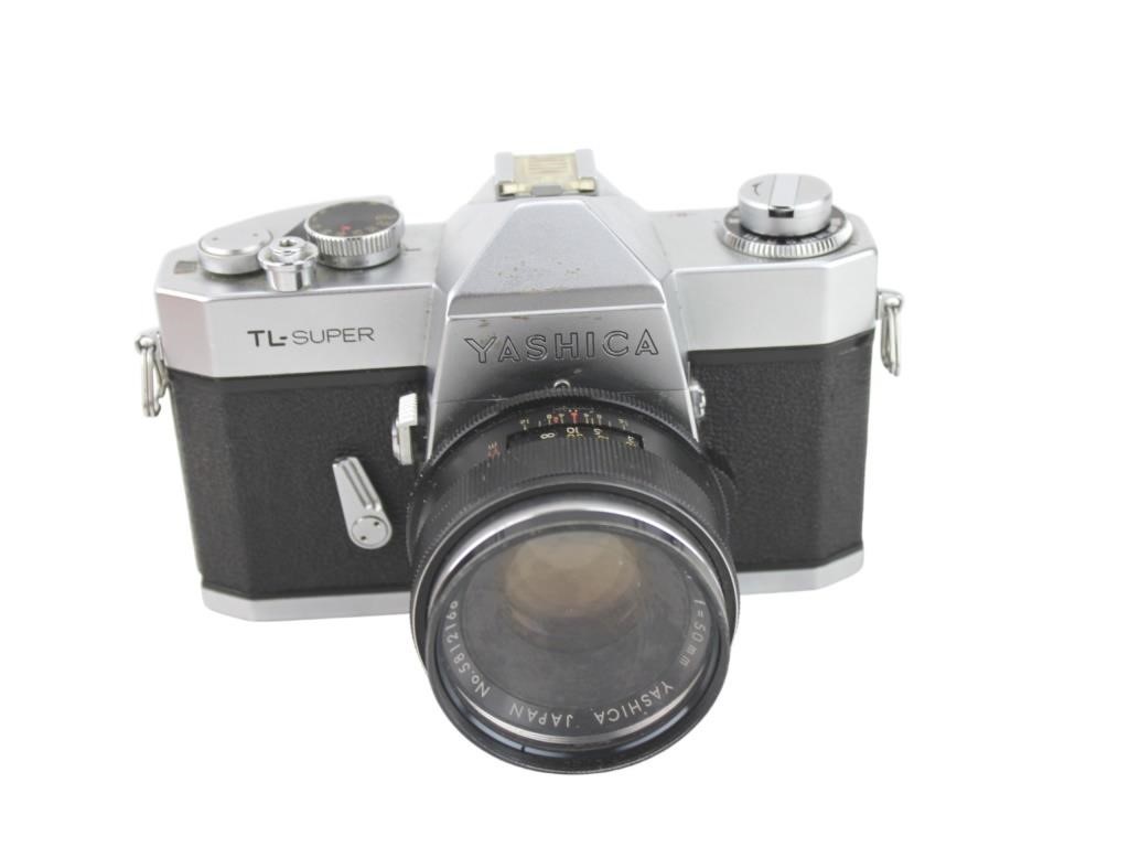 YASHICA TL-SUPER 35MM SLR CAMERA