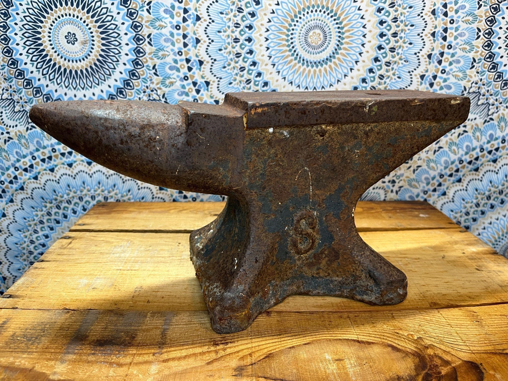 Vintage 35 lbs Iron Anvil