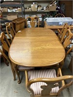 DINING TABLE W/ 6 CHAIRS, 2 LEAVES, COVER