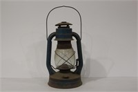 Kerosene lantern