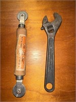 SPLINE TOOL AND WRENCH