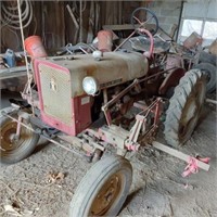 INTERNATIONAL CUB - WITH BELLY PLANTER-  RUNS