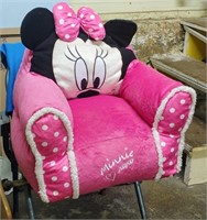 MINNIE MOUSE CHILDS CHAIR - EXCELLENT CONDITION
