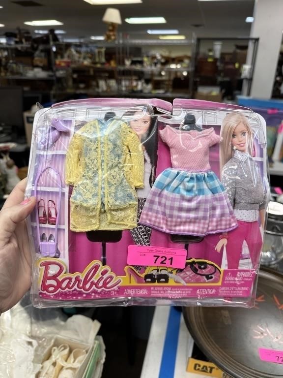 NEW BARBIE OUTFIT SET