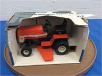 Scale Models Lawn & Garden Tractor, 1/16 scale