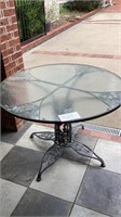 Nice 43 inch round heavy duty, metal patio tablep