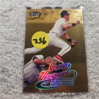 1999 Ultra Gold Medallion Omar Vizquel