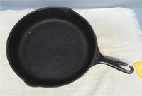 Wagner Ware Sidney size 0 cast iron frying pan.