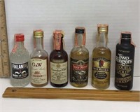 6 vintage mimi liquor bottles * Tequila Gold,