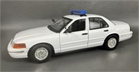 Motor Max 2001 Crown Vic Die Cast Car