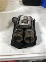 BUSHNELL 10X25 BINOCULARS