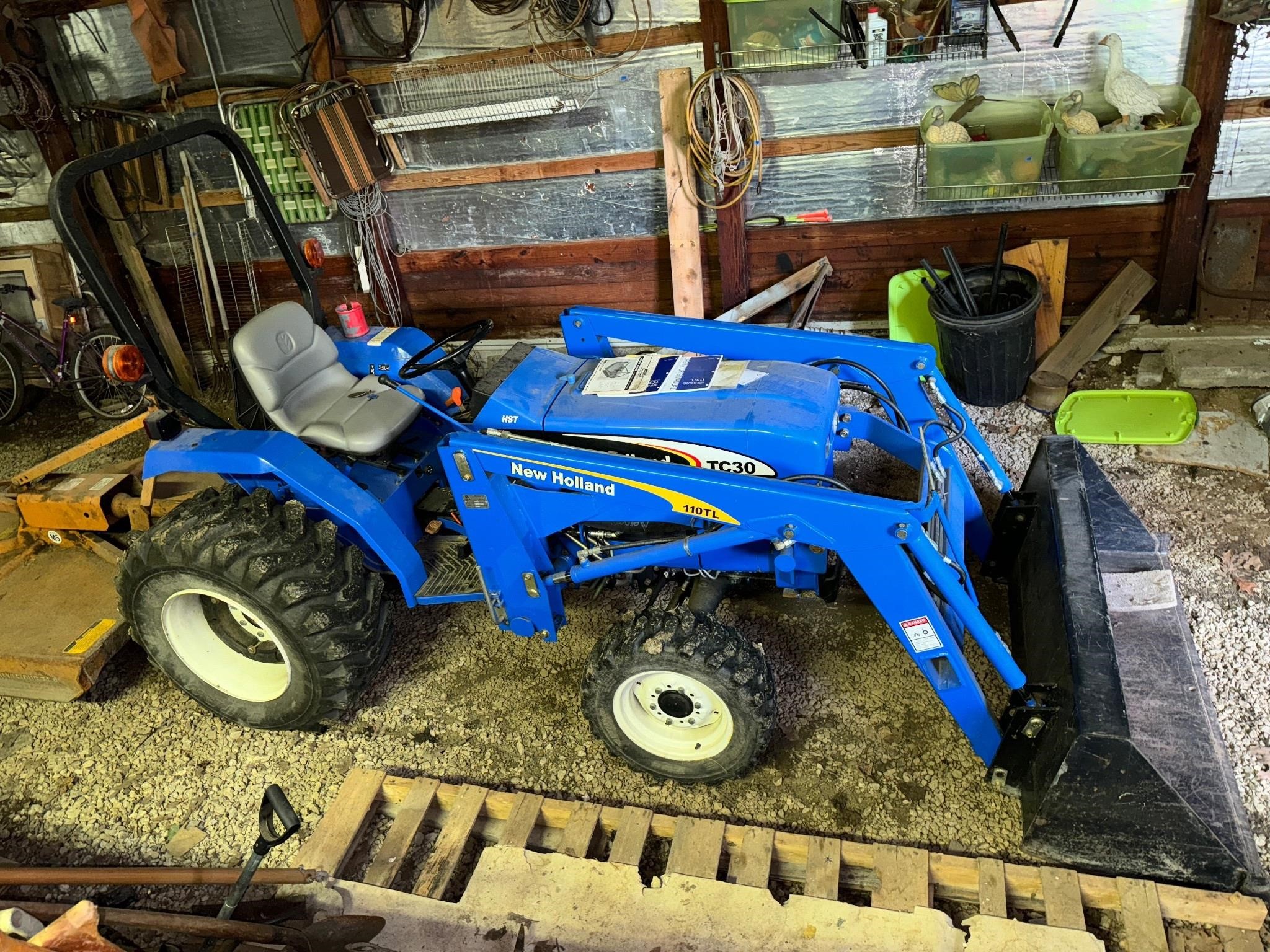 2008 New Holland TC30 w/ 110TL Loader