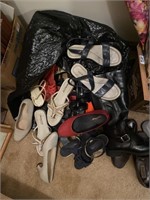 Bag of women’s shoes, size 7 and 7 half