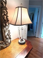 BEAUTIFUL LAMP W PRIMS, MIRRORED BASE