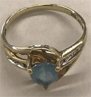 10k gold ring with aquamarine stone 2.2g size 7.5