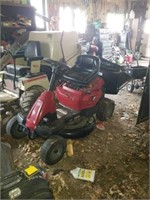 Craftsman r1000 mower with bagge. Does have flat