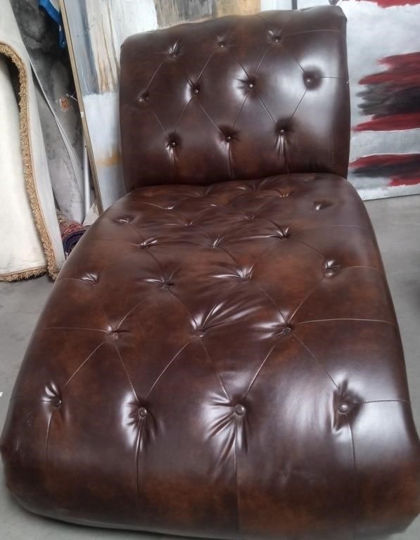 11 - UPHOLSTERED LOUNGE CHAIR